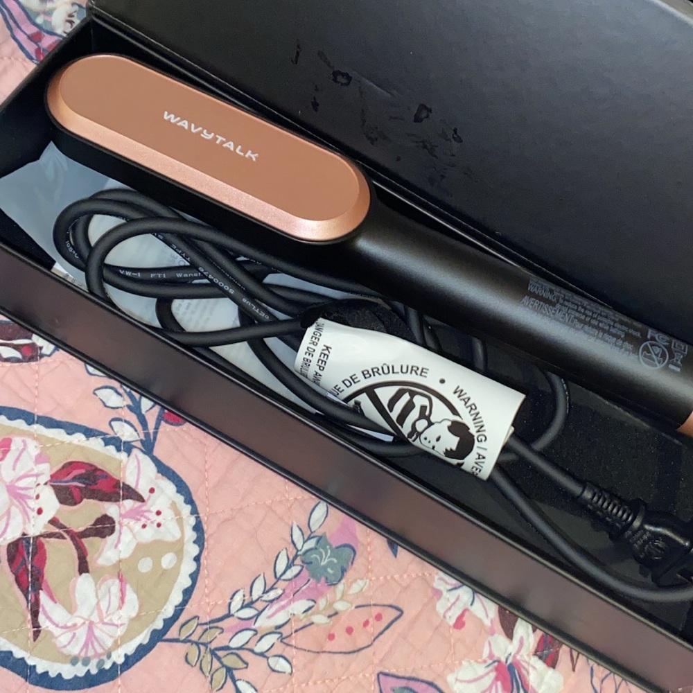 Wavytalk Hair Straightener in Pink